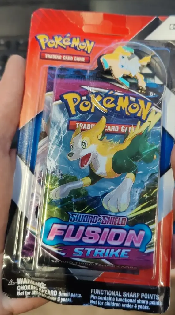 Pokemon TCG: 2 Pack Pin Blister - Jirachi/Celebi (EN) Fusion Strike & Chilling Reign (DAMAGED)